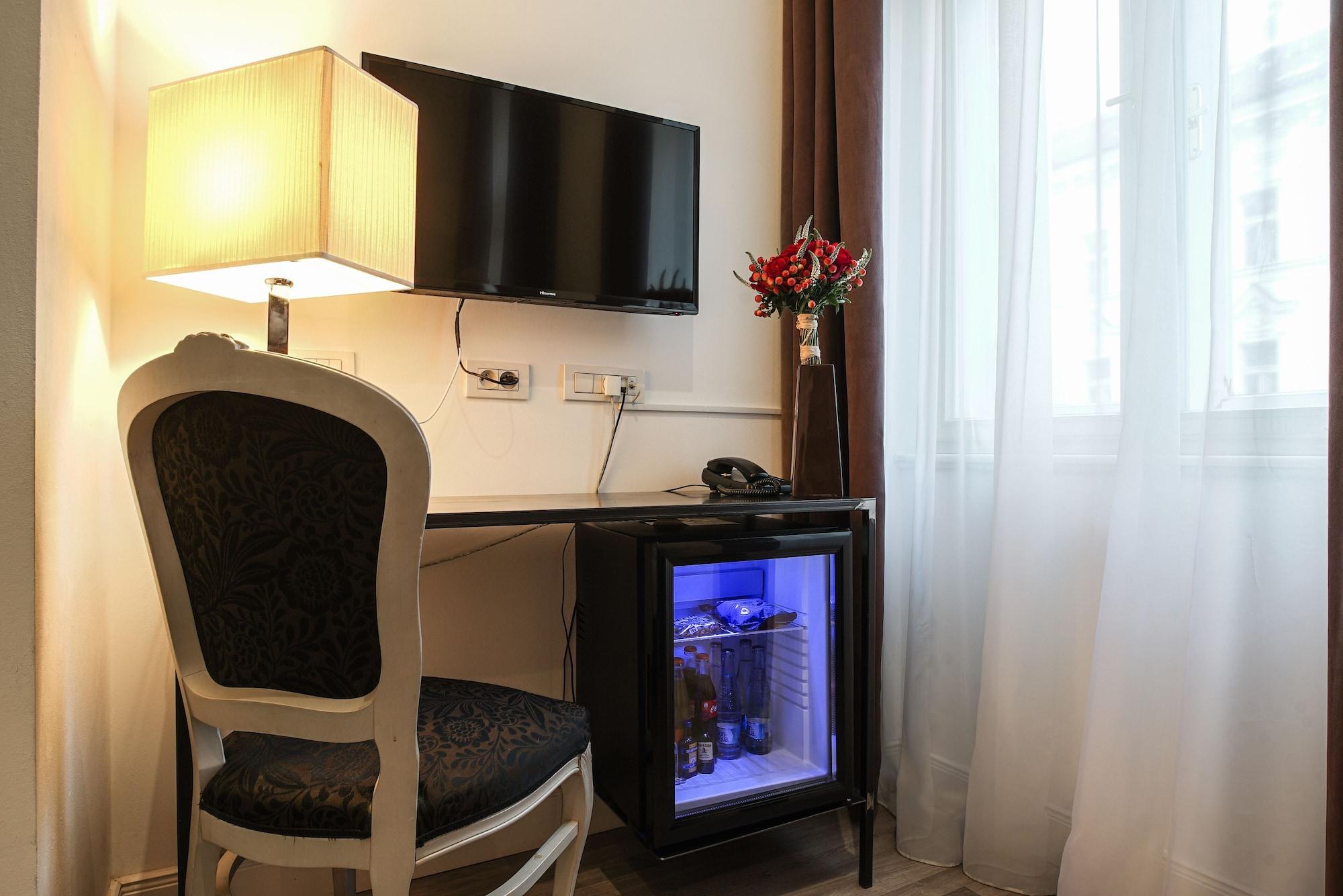 Hotel Assenzio Praha Bagian luar foto
