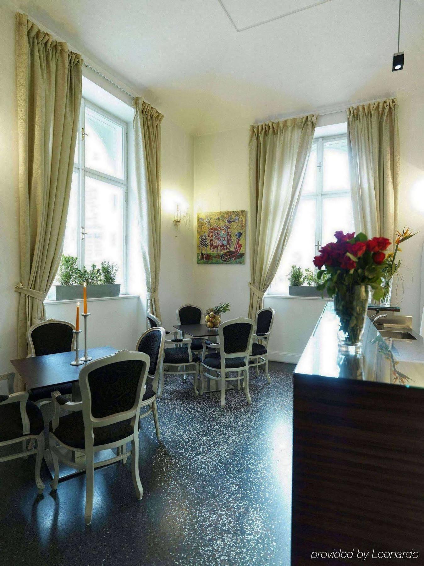 Hotel Assenzio Praha Bagian luar foto