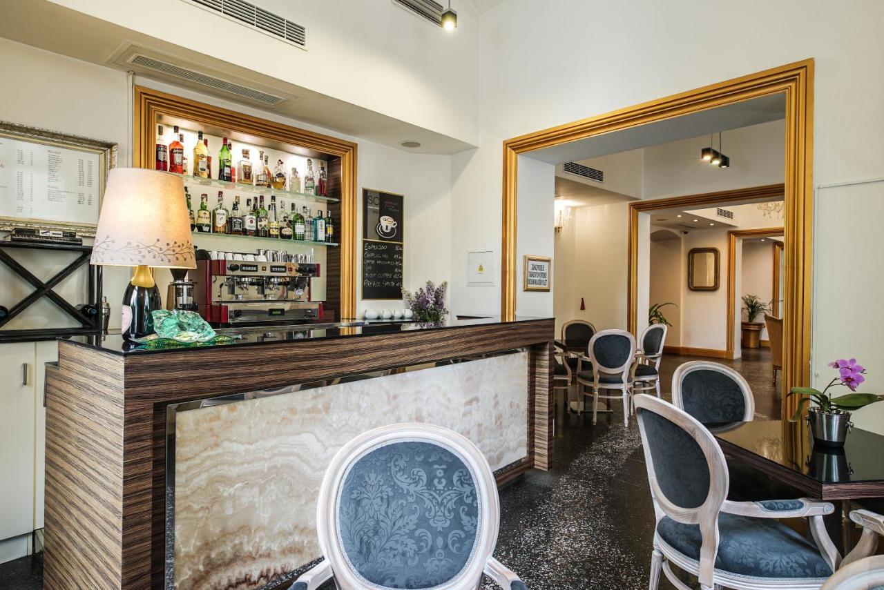 Hotel Assenzio Praha Bagian luar foto