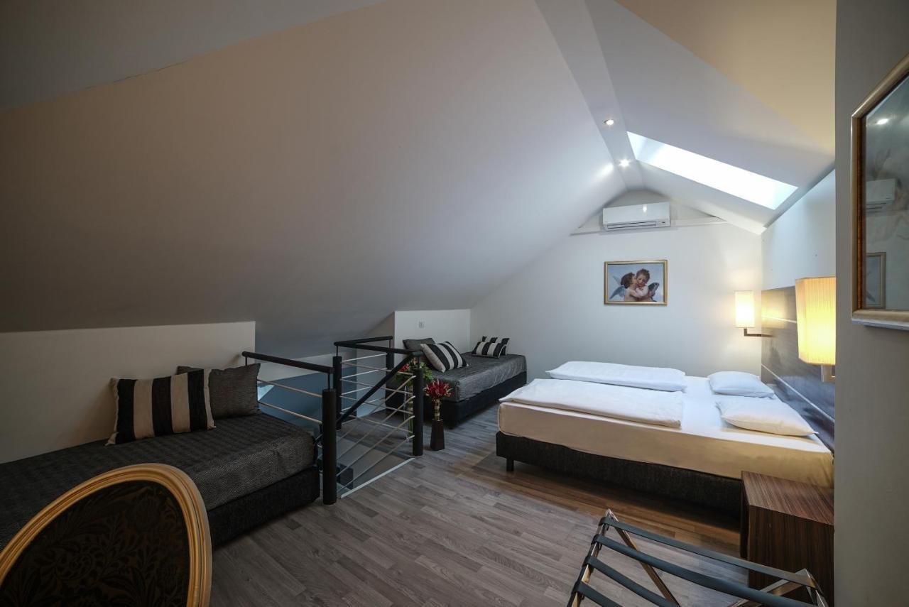 Hotel Assenzio Praha Bagian luar foto