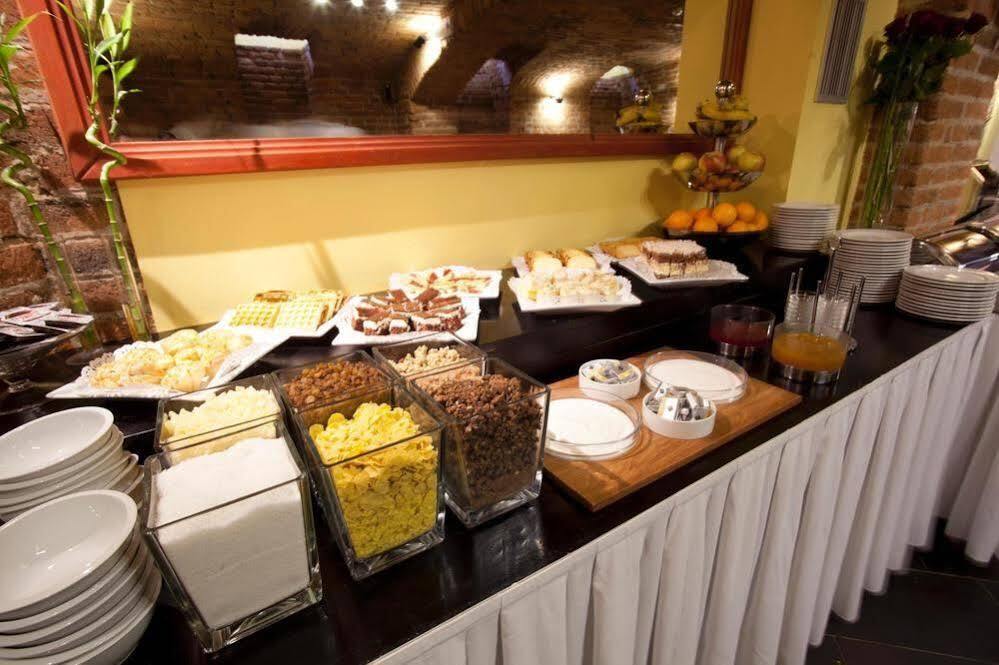 Hotel Assenzio Praha Bagian luar foto